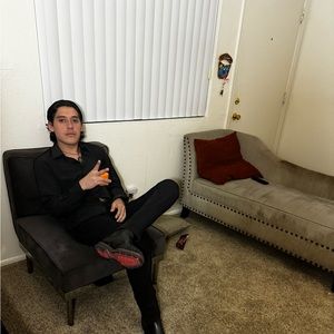 Meet your Posher, Diego